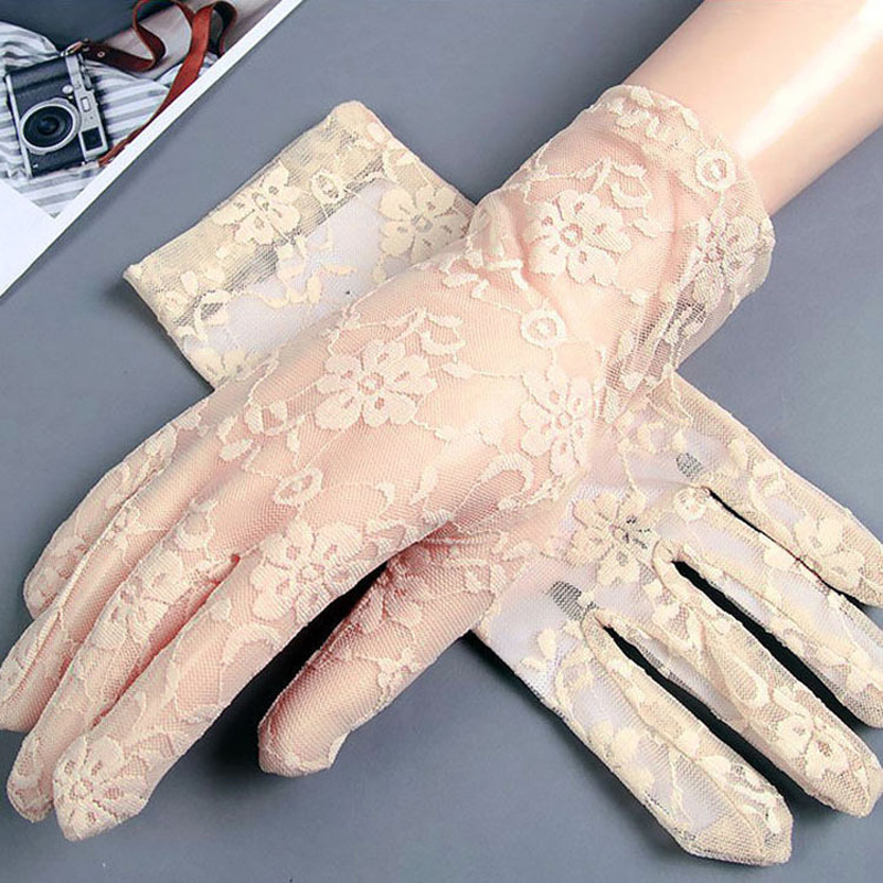 Women Fashion Gloves - ถุงมือสตรีฤดูร้อนลูกไม้สั้นBreathableบางสไตล์อ่อนโยนแฟชั่นถุงมือเกาหลีElegantกลางแจ้งขับรถครีมกันแดดถุงมือ